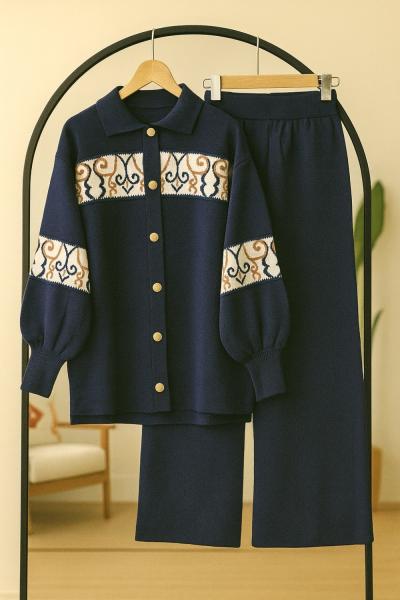 Nakış İşlemeli Triko Takım Lacivert TCN40139